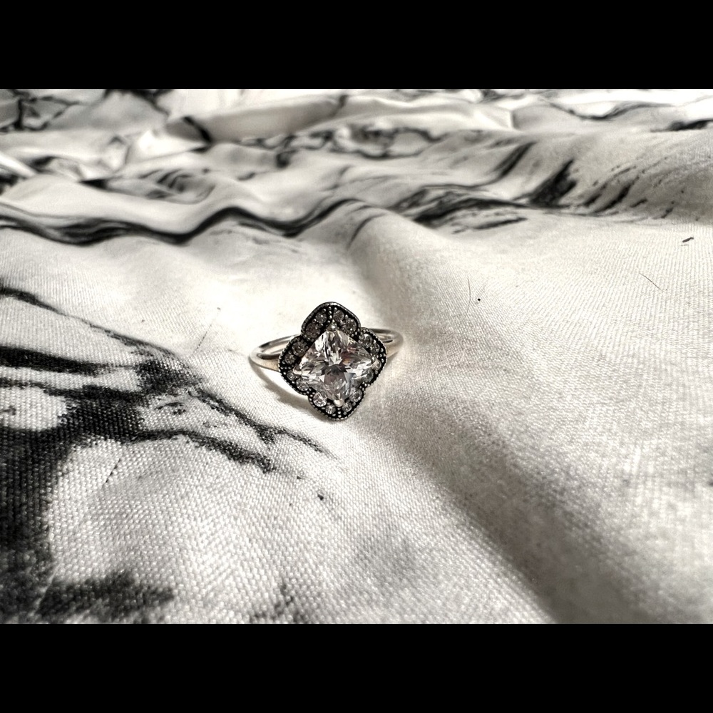 Pandora Ring